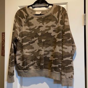 Camo sweat shift